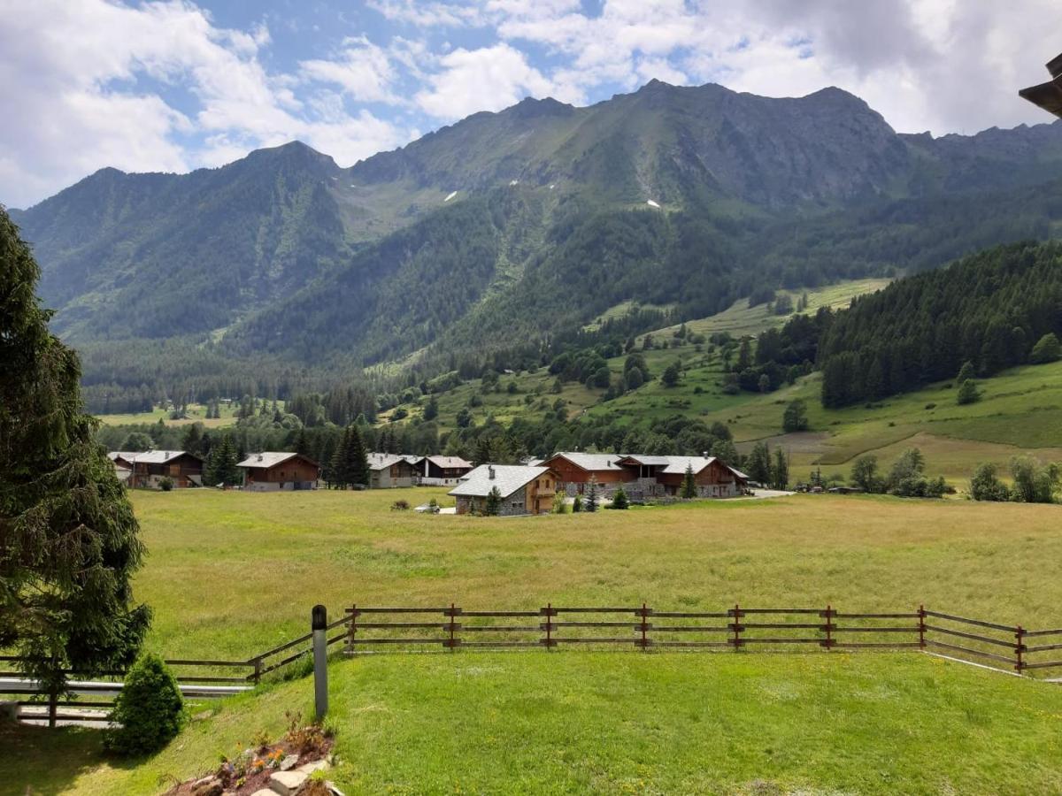 La Rondine - Appartamento Panoramico 6 Posti Letto In Villetta Champoluc Exterior foto